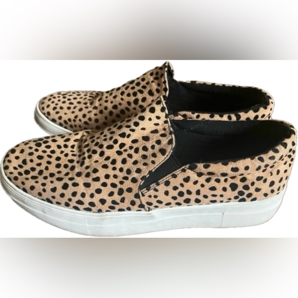 Soda leopard print slip on shoes. Comfortable and Soft. Women’s size 9 - Picture 3 of 9